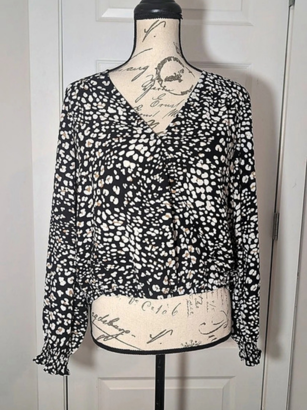 Sanctuary Animal Print Blouse Black & White Size Small